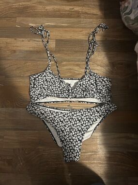 SHEIN Black & White Floral Cutout Bikini Set
